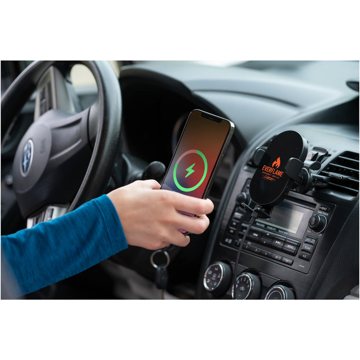 Aero Car Vent Phone Mount with 15W Wireless Charging - Black - Front 2
