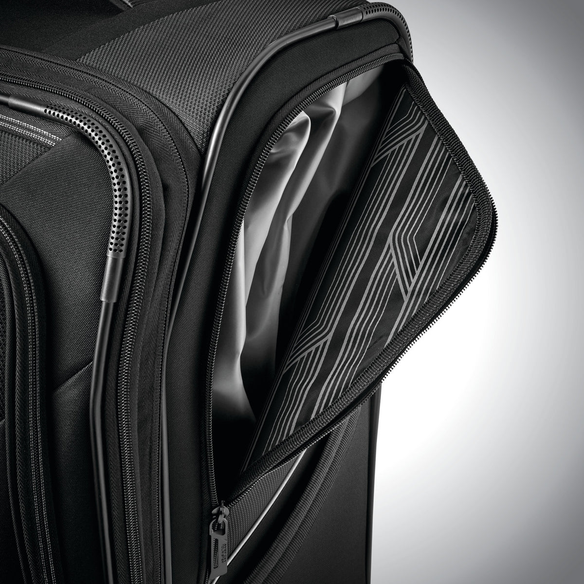 American Tourister Zoom Turbo Softside Carry-On Spinner, 20 Inches Transfer - Black - View 5
