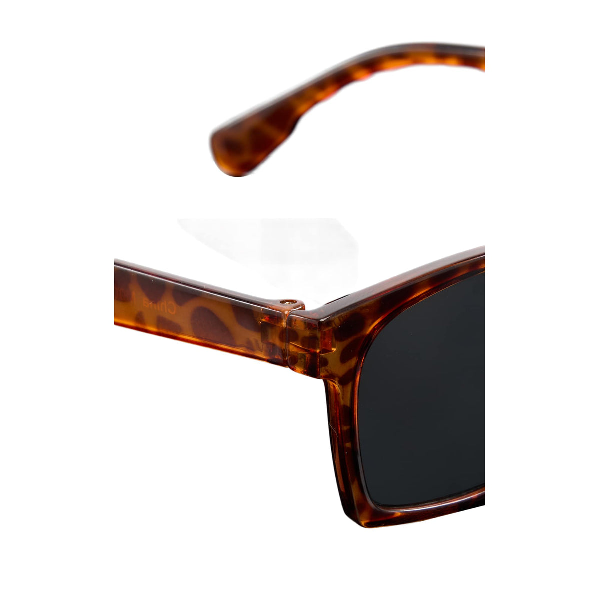 Ashley Square Sunglasses in Recycled Plastic - Tortoise - Detail