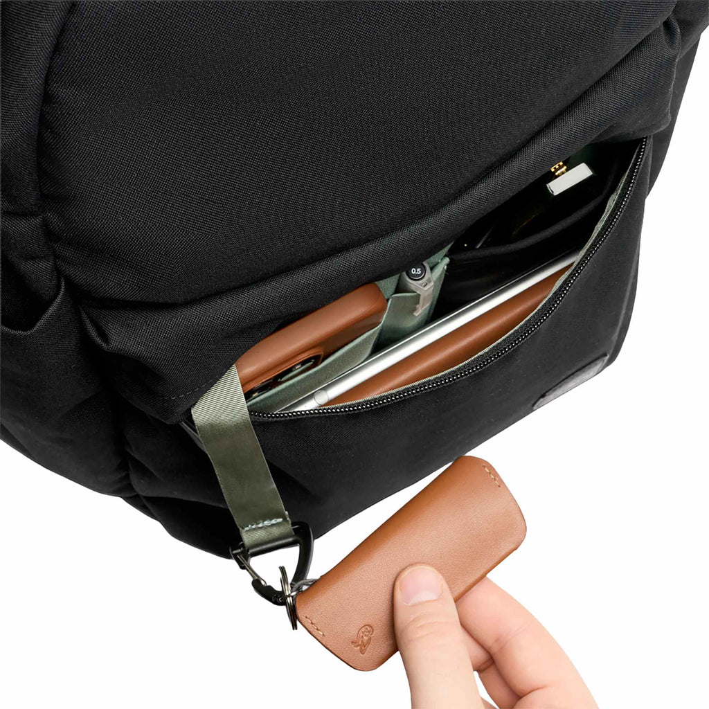 Bellroy Classic Daypack with 16 Inch Laptop Sleeve Embroidery - Black - Photo 7