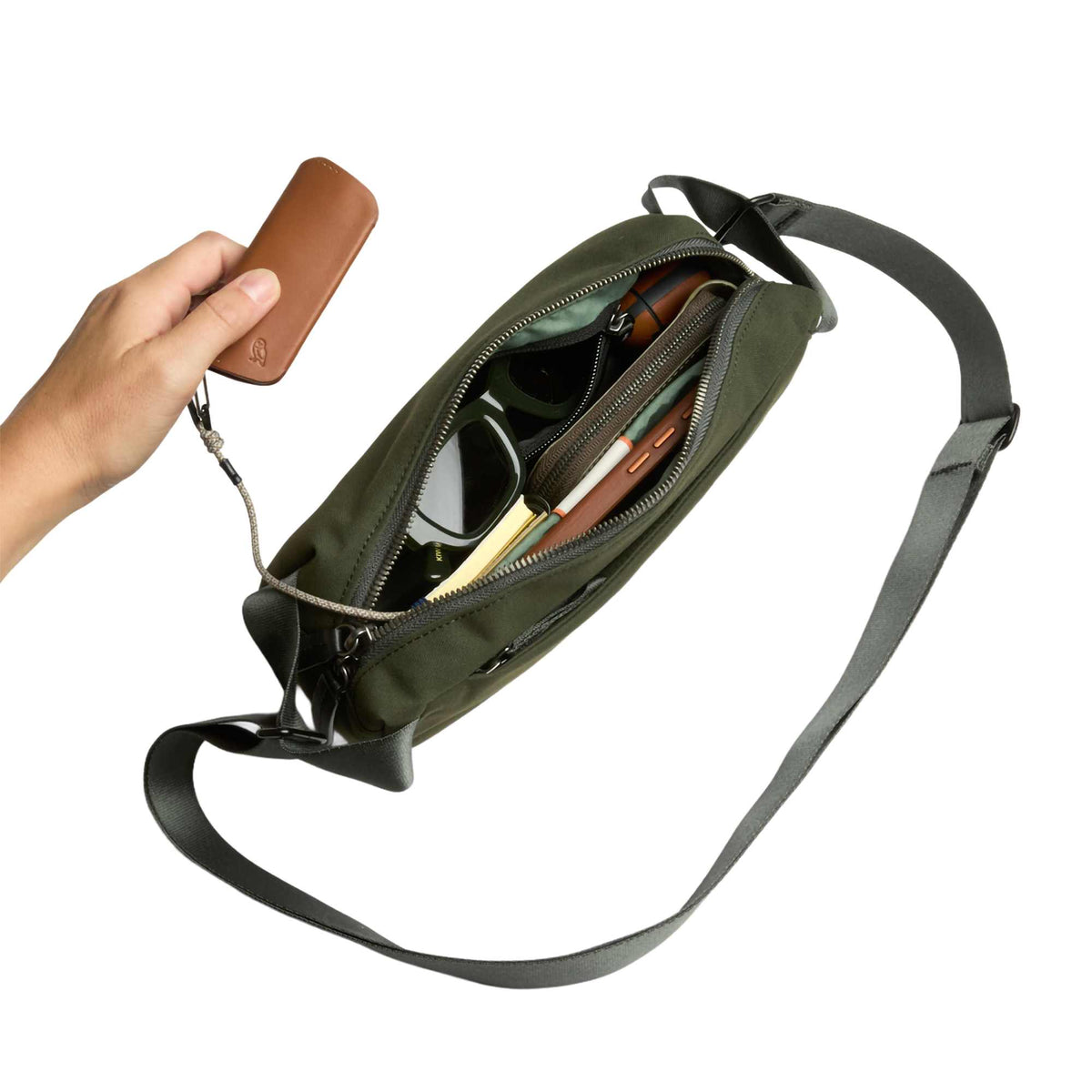 Bellroy Classic Sling Bag, 3L Transfer - Olive - Detail 3