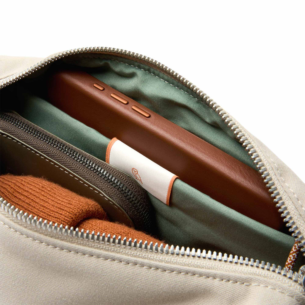 Bellroy Classic Sling Bag, 3L Transfer - Tahini - Detail 2