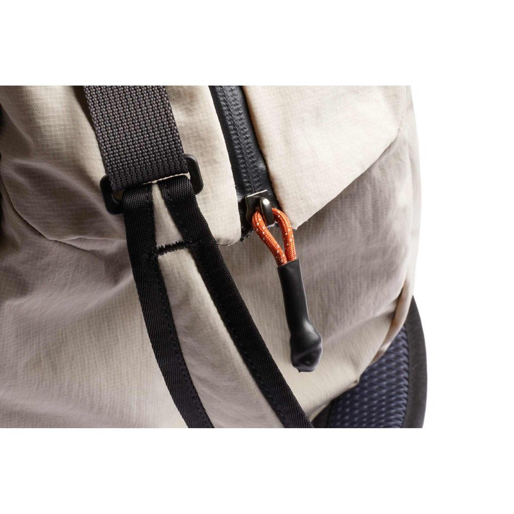 Bellroy Lite Packable Duffel Bag in Recycled Ripstop Transfer - ASH - Right Angle Detail