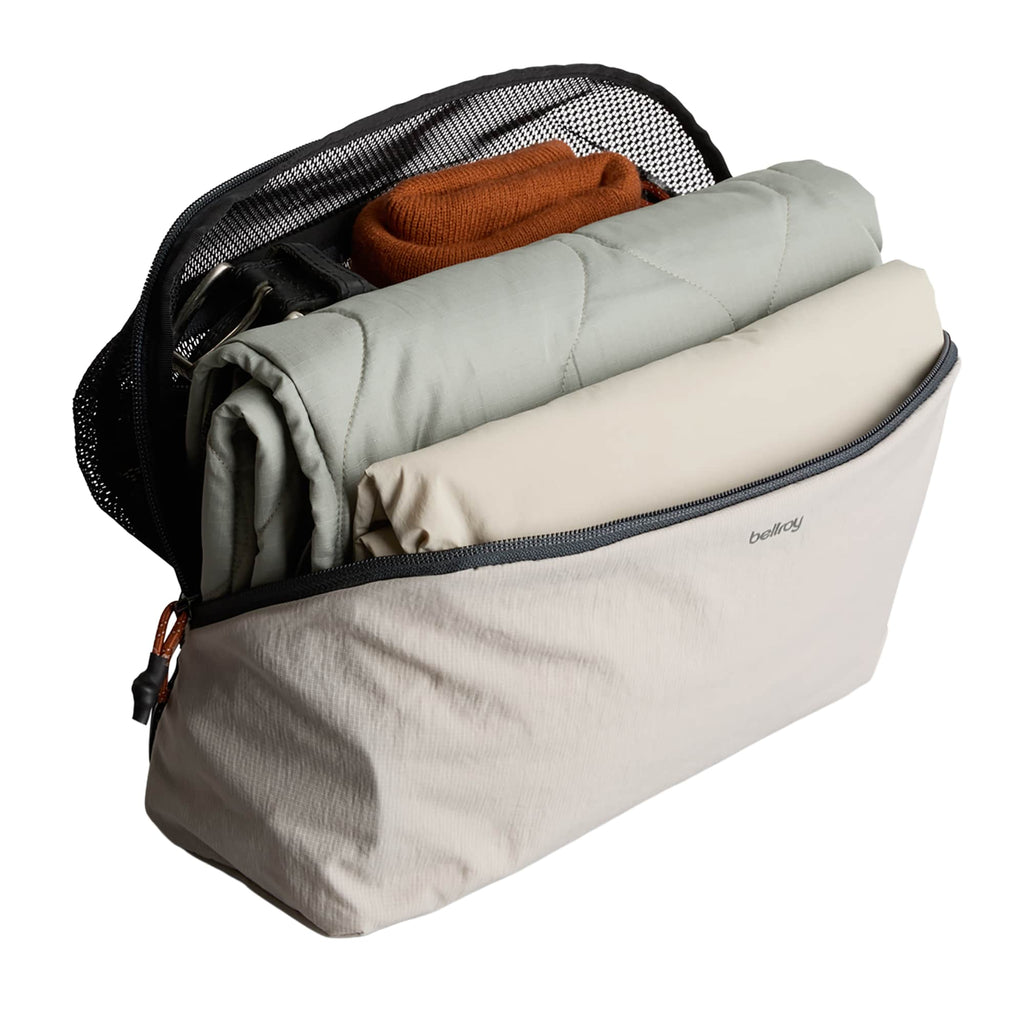 Bellroy Lite Packing Cube, 6L Embroidery - ASH - Right Angle