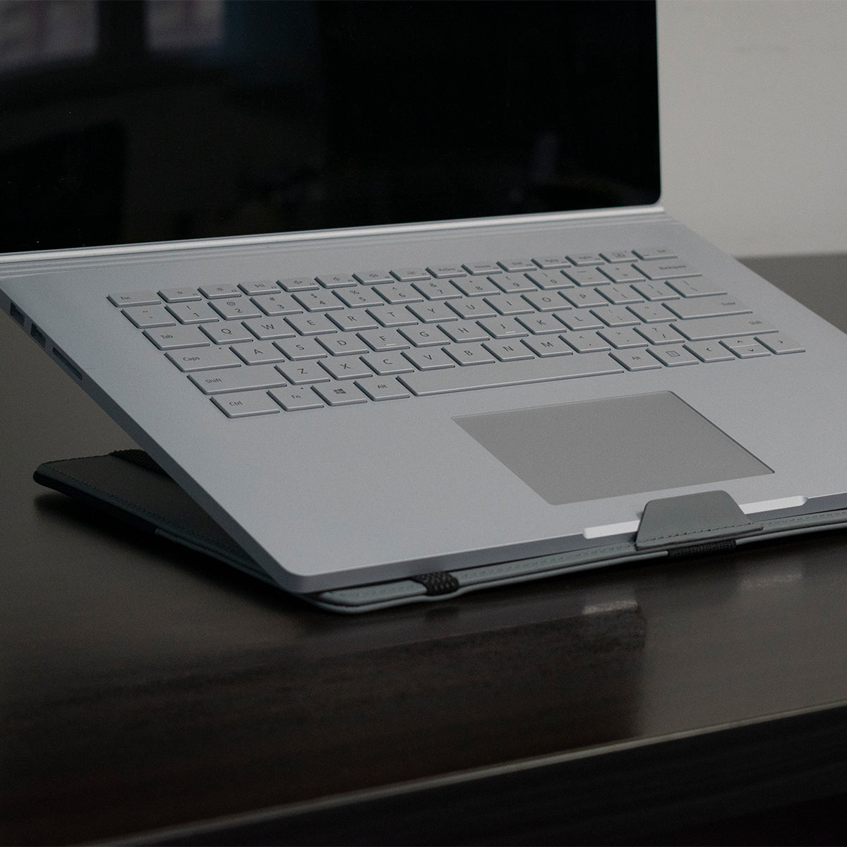 BrandCharger Eco Clipboard and Laptop Organizer - Inuse3