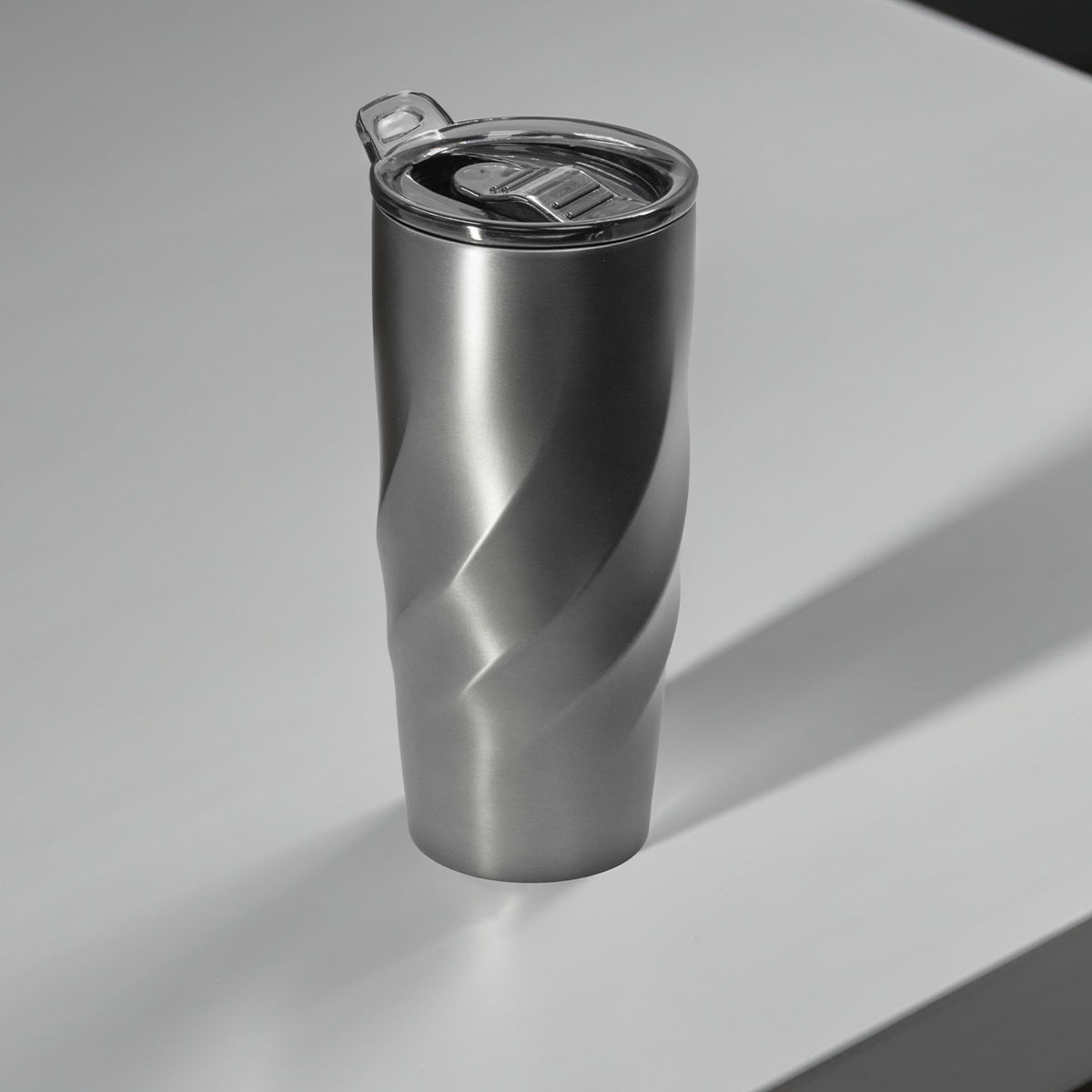 Calix XL Eco Tumbler - Graphite - Inuse3