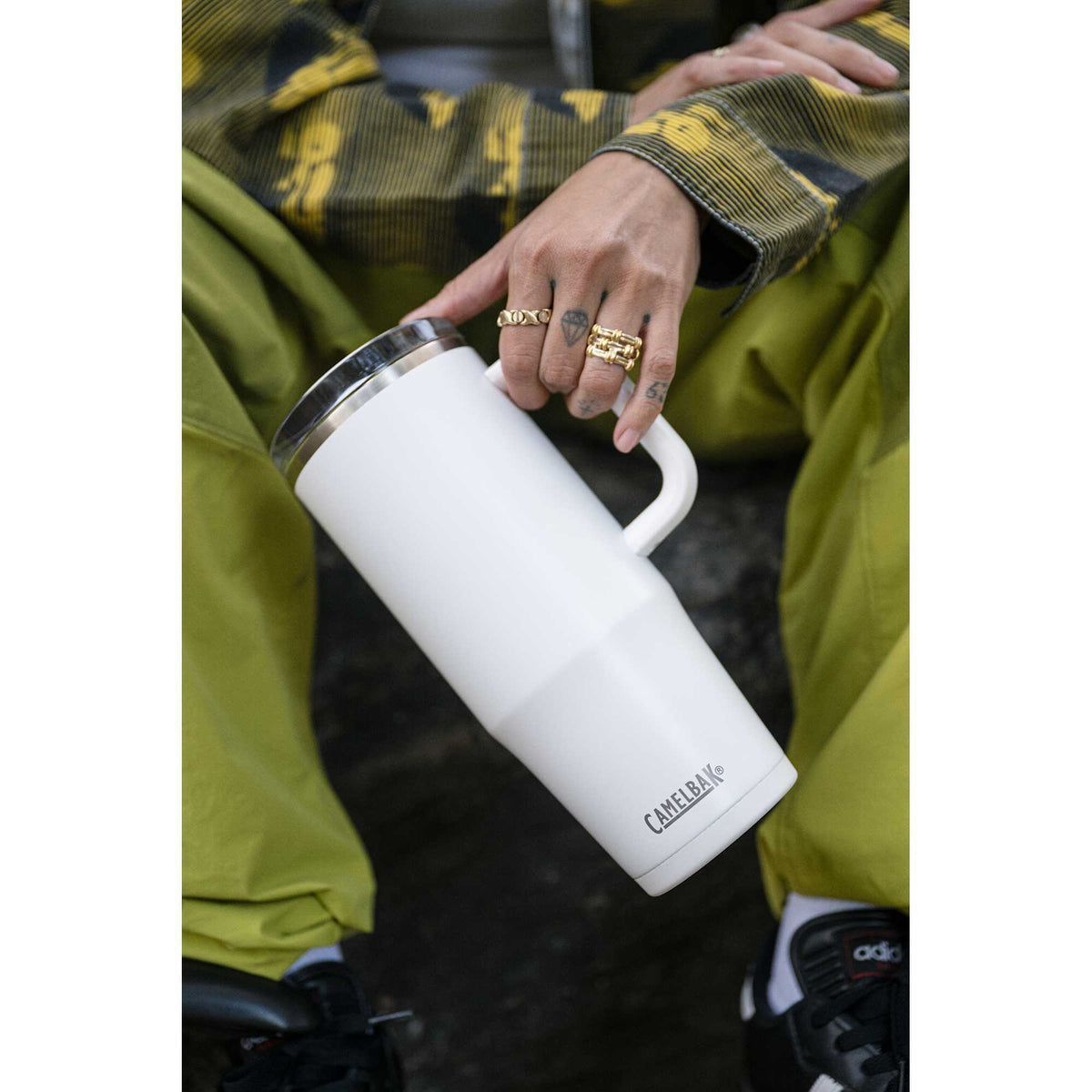 CamelBak Thrive Leak-Proof Travel Mug, 32 oz - White - Lifestyle 4