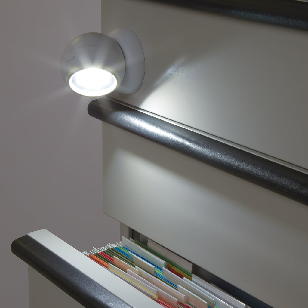 COB Light with Magnetic Base, 360 Degree - White - Inuse_Blank
