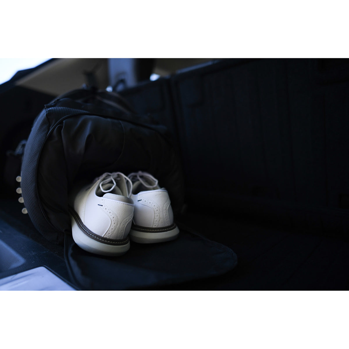 Golf Links Duffel Bag with Shoe Tunnel Transfer - Black - View 5