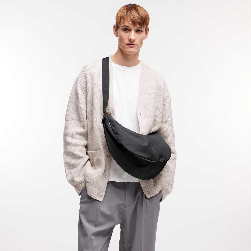 GOT BAG Large Moon Bag in Recycled Ocean Plastic, 12 L Transfer - Black - On Model 2