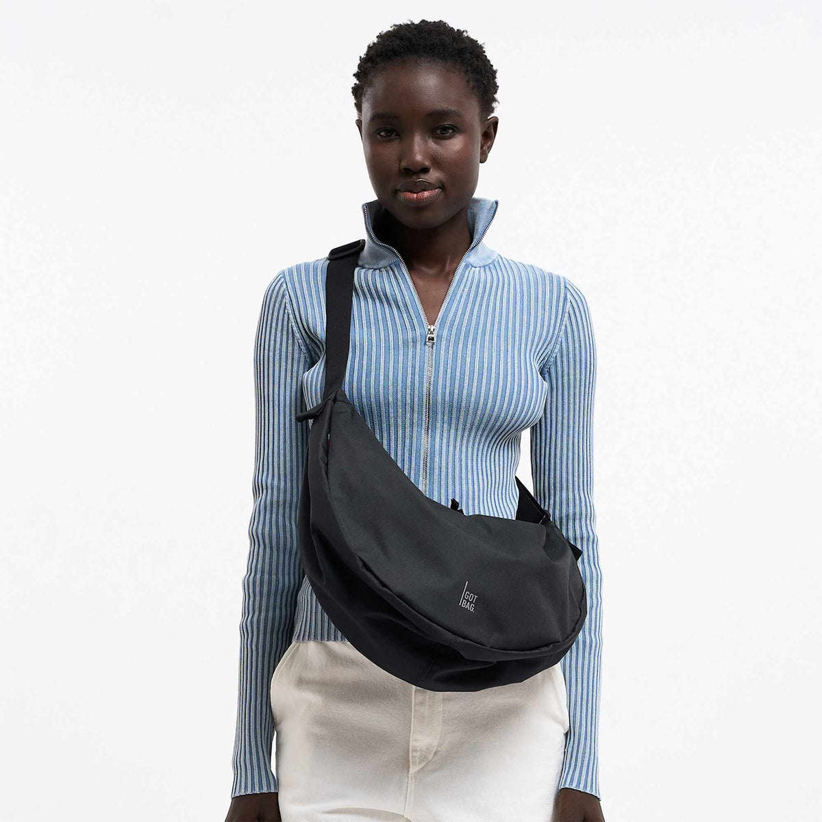 GOT BAG Large Moon Bag in Recycled Ocean Plastic, 12 L Transfer - Black - On Model