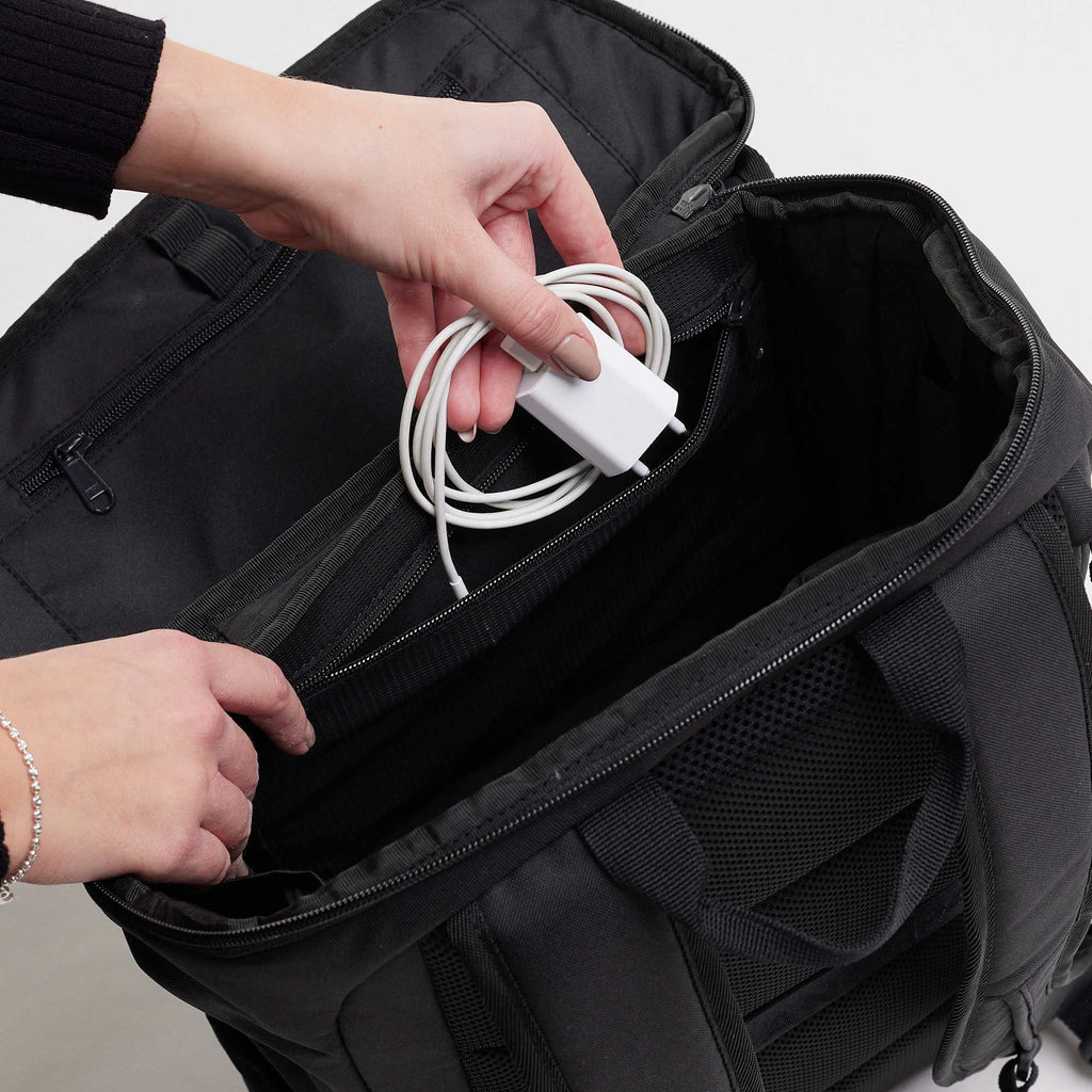 GOT BAG Pro Pack in Recycled Ocean Plastic, 25L Transfer - Black - Photo 2