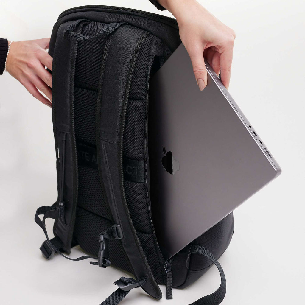 GOT BAG Pro Pack in Recycled Ocean Plastic, 25L Transfer - Black - Photo 7