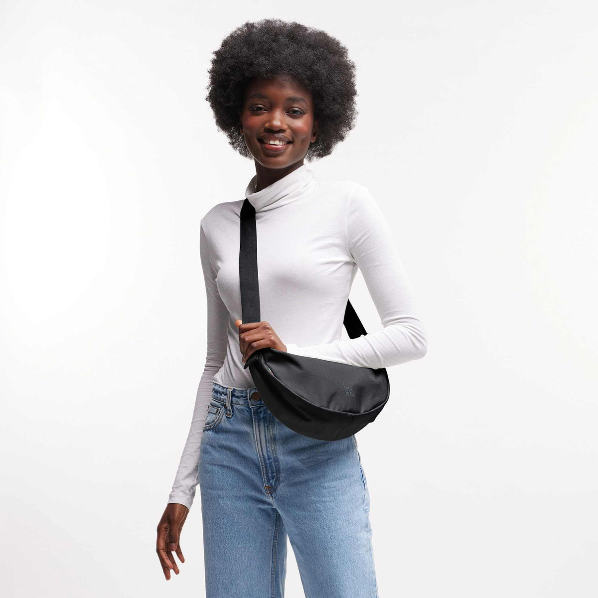 GOT BAG Small Moon Bag in Recycled Ocean Plastic, 3.5 L Transfer - Black - On Model 3
