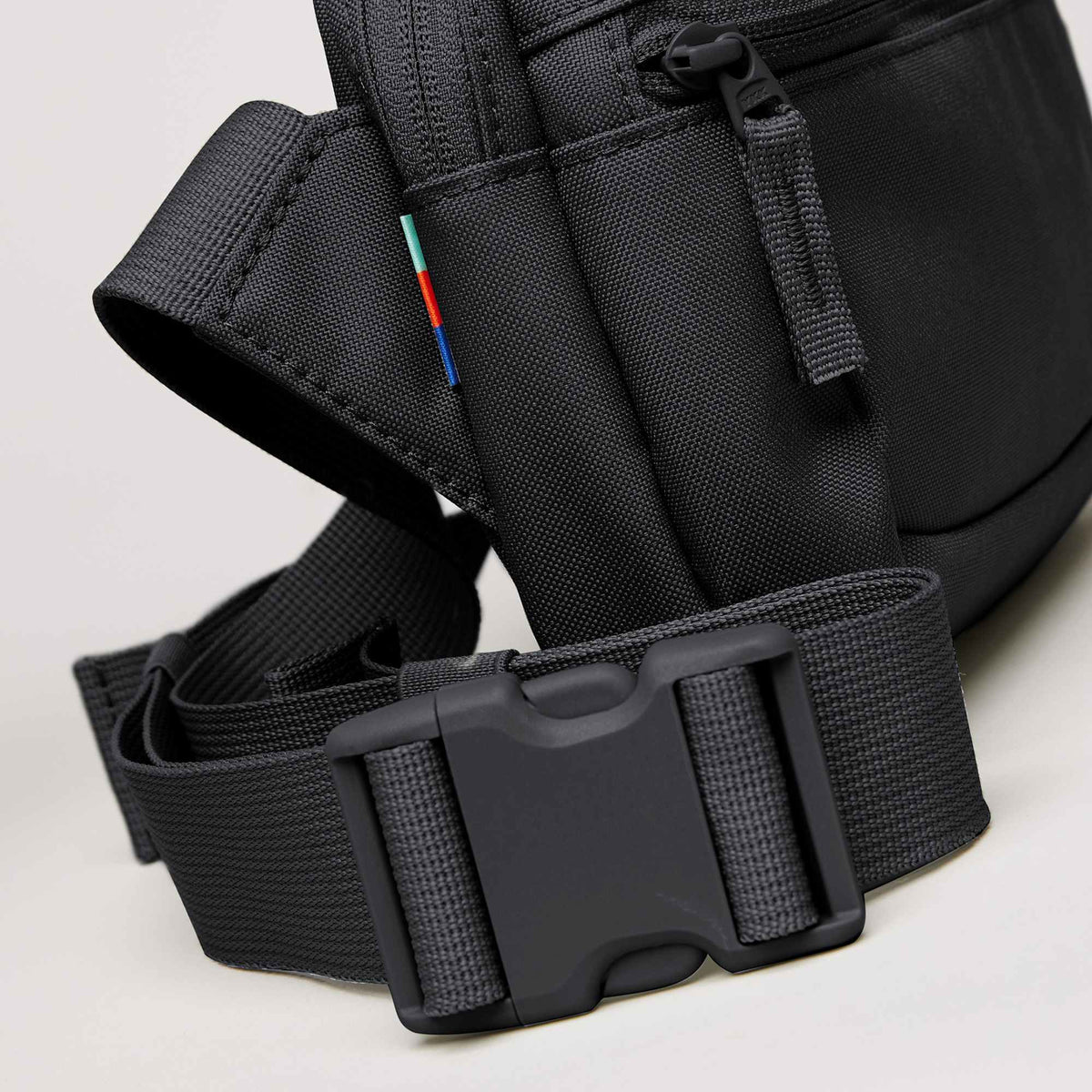 GOT BAG Small Sling Bag in Recycled Ocean Plastic, 0.7 L Transfer - Black - Photo 2