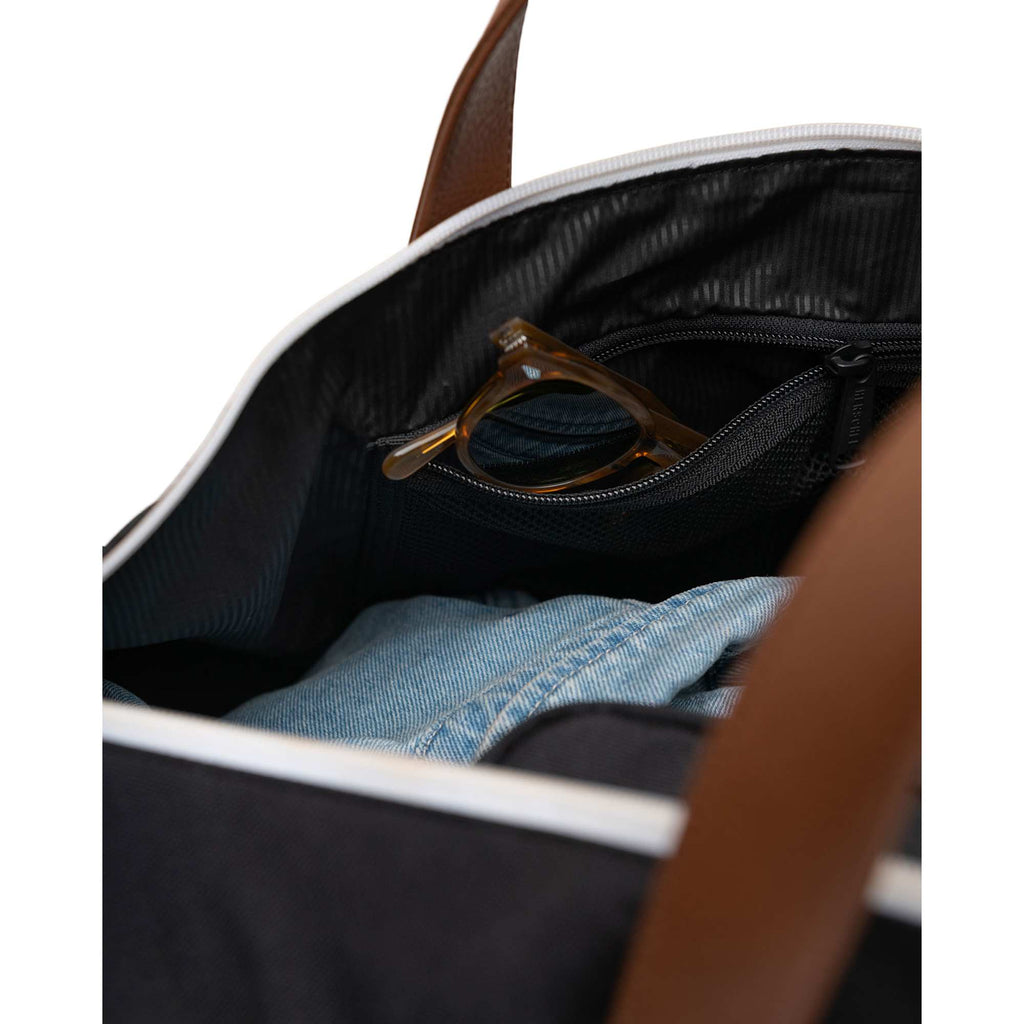 Herschel Novel Duffel Bag in Recycled Polyester Embroidery - Black - Detail