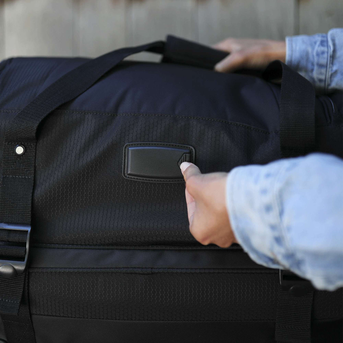 High Sierra Stonecroft Rolling Duffel Bag, Medium 28 Inches Transfer - Black - Front Detail 2