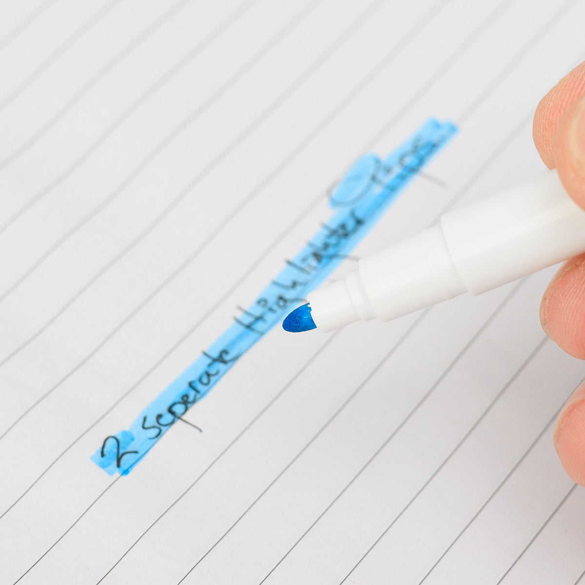 Highlighter with Two Tips - White with Blue - Bullet_Inuse