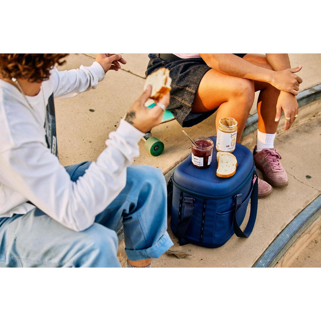 Hydro Flask Carryout Clamshell Cooler, 15 L Transfer - Harbor Blue - View 6