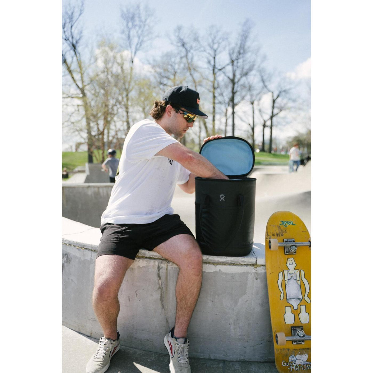 Hydro Flask Carryout Soft Cooler Backpack, 22 L Transfer - Black - View 4