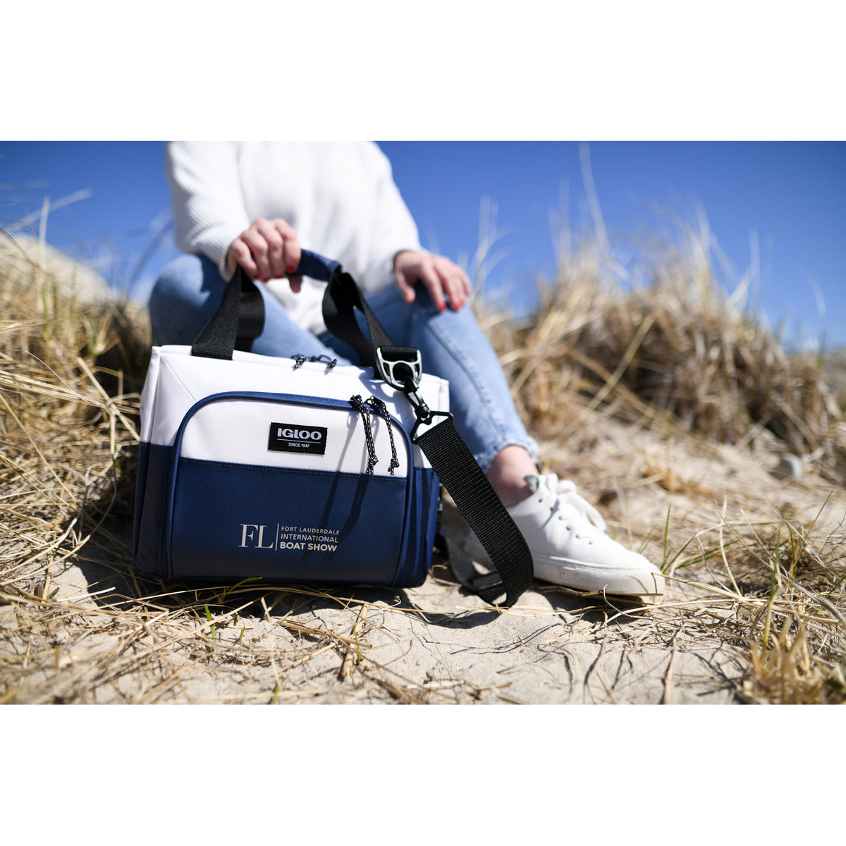 Igloo Seadrift Snap Down Cooler, 12 Cans Embroidery - Navy-White - View 6