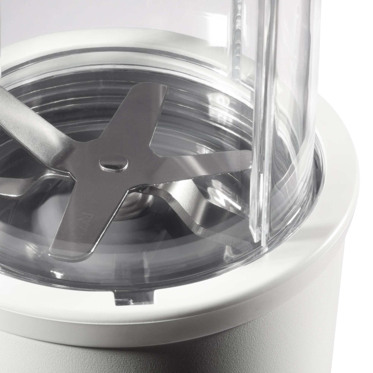 nutribullet Pro Personal Blender, 900 Watt - White - Detail