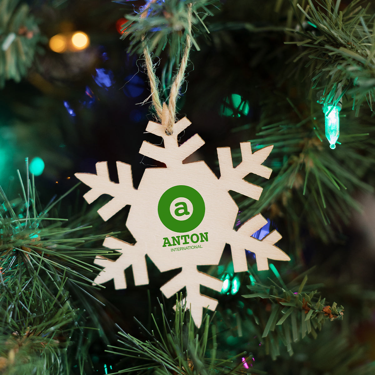 Ornament in Wood, Snowflake - Wood - Lifestyle_Silkscreen