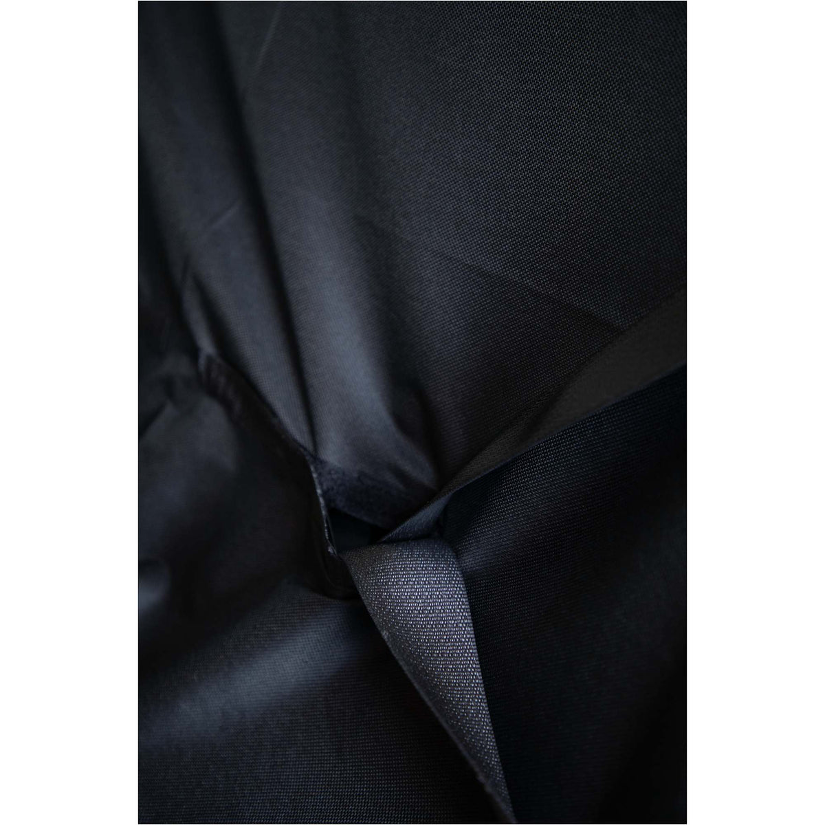 Paws & Claws Pet Car Seat Cover in Recycled Polyester Embroidery - Black - Detail Velcro Seatbelt
