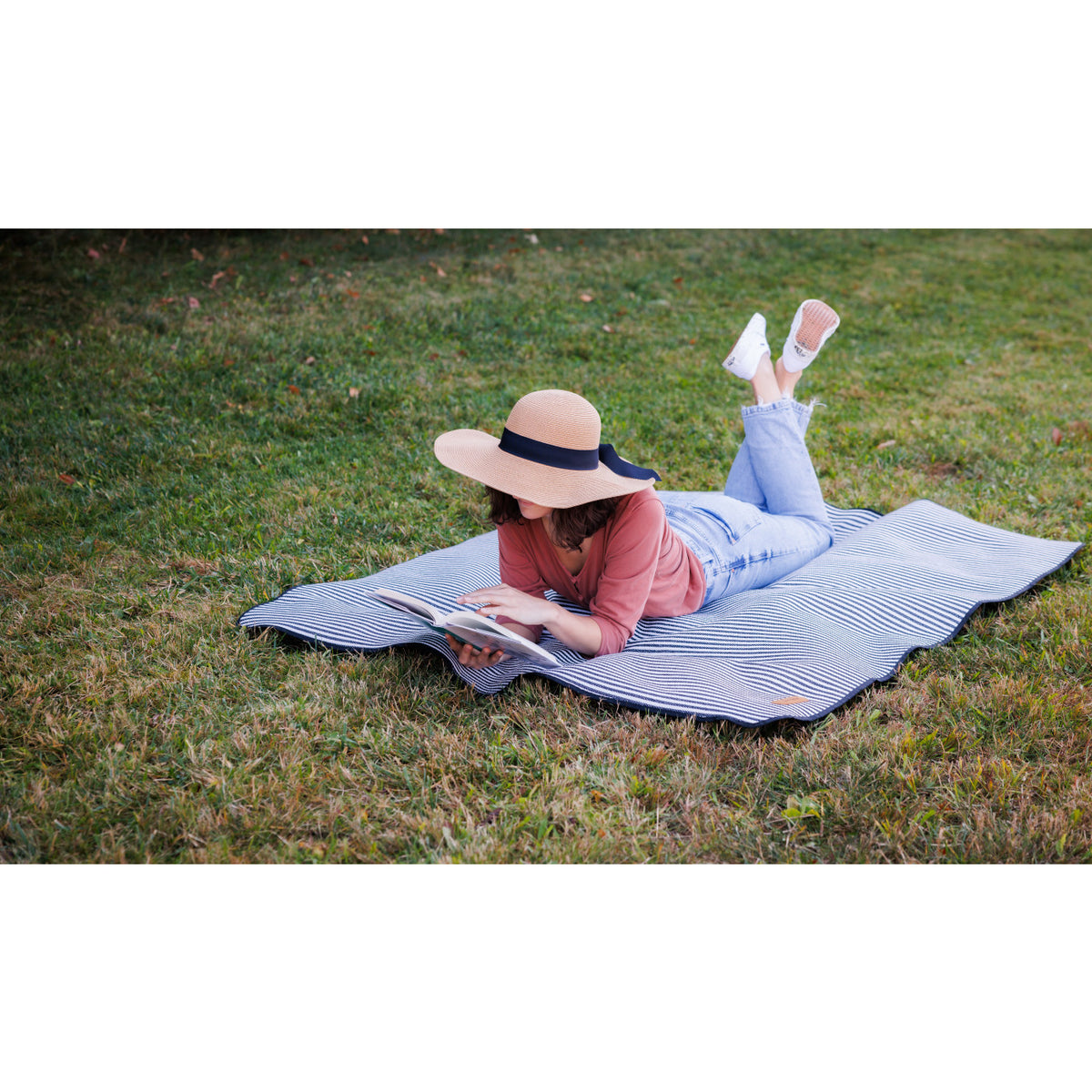 Roll-Up Picnic Blanket in Recycled Polyester, 60 x 50 Inches Laser Engraving - Black & White Stripes - View 6