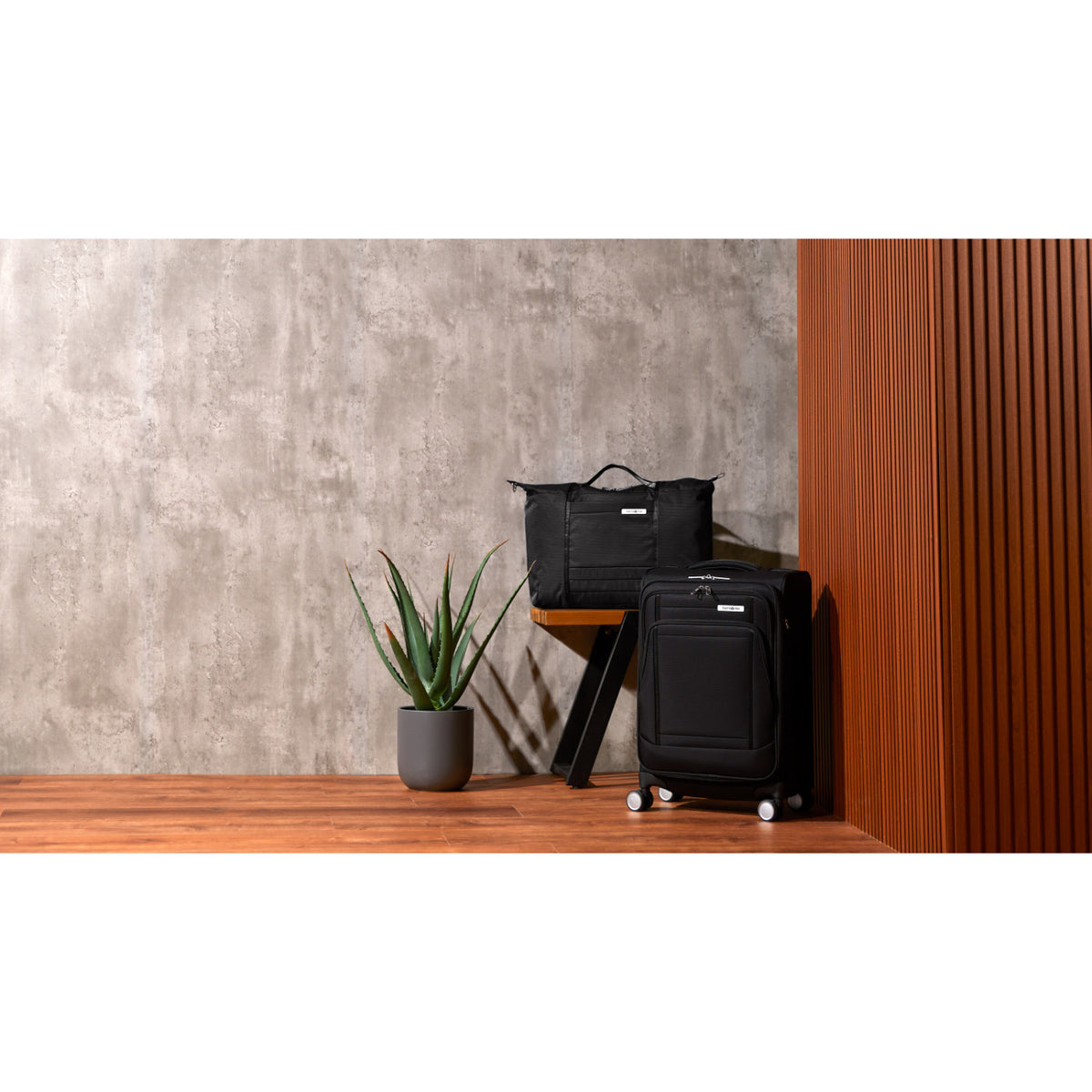 Samsonite Uplift Recycled Softside Carry-On Spinner Embroidery - Black - View 4