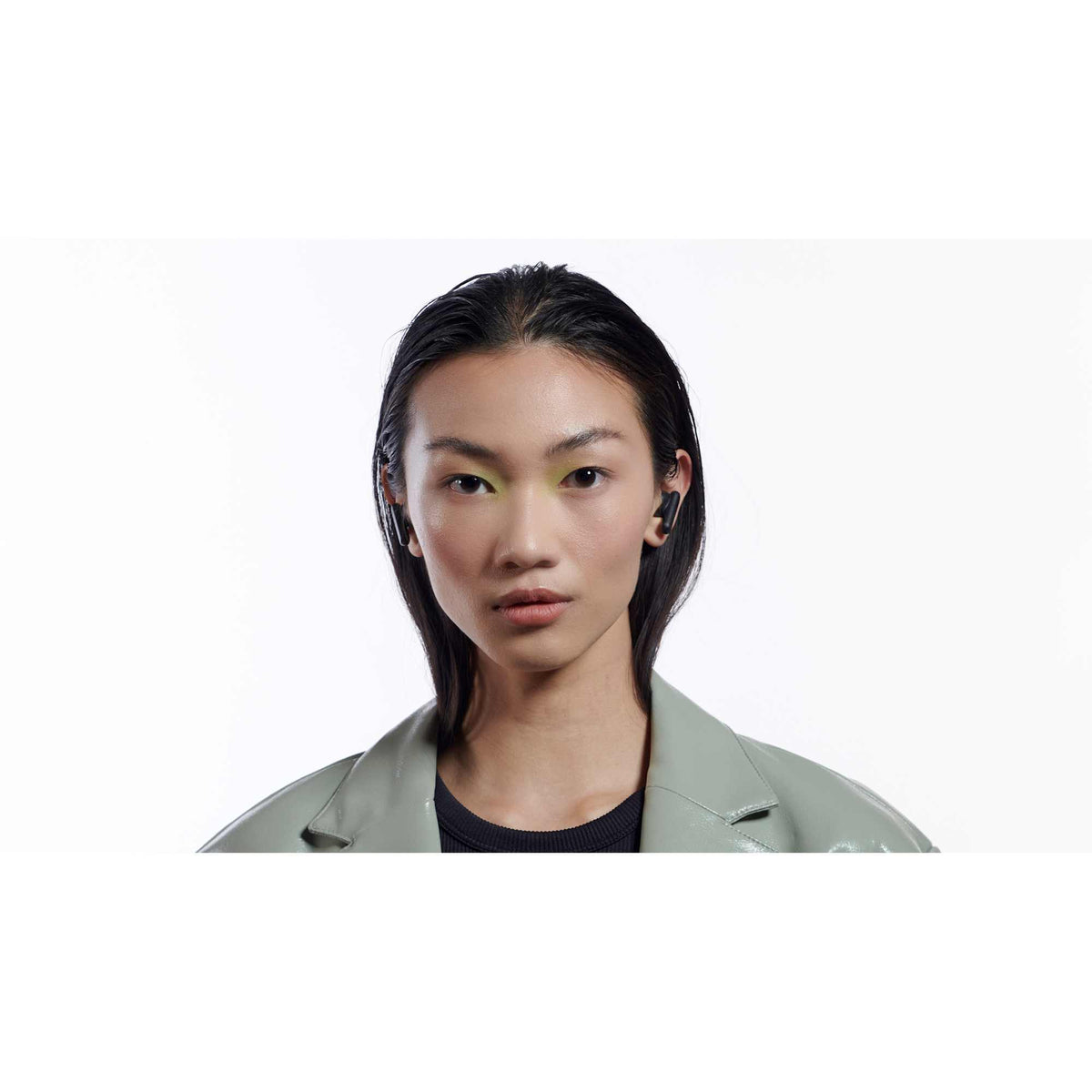 Skullcandy Smokin' Buds Wireless Earbuds in Recycled Plastic - Black - Lifestyle 6