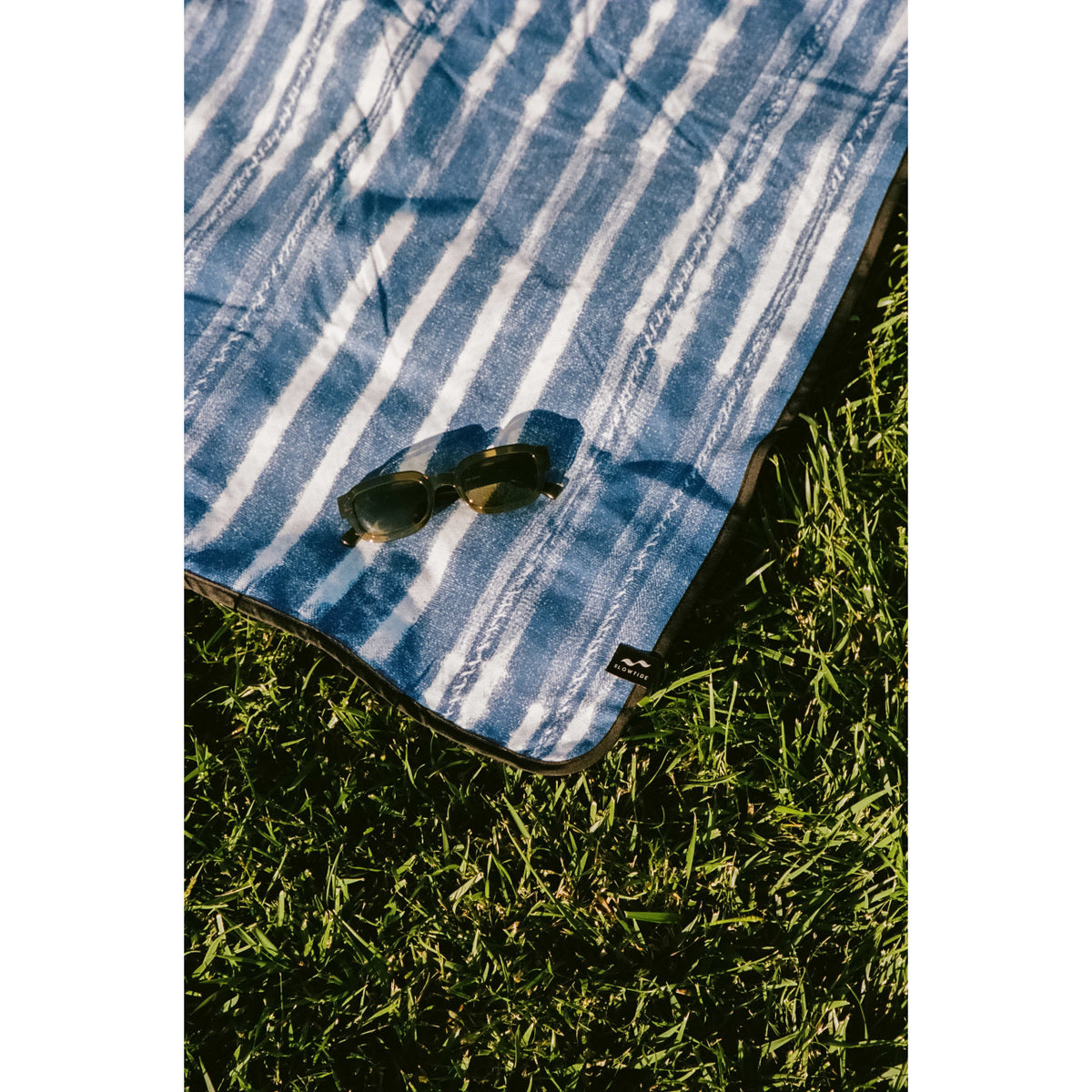 Slowtide Quick Dry Picnic Blanket, 60 x 72 Inches Transfer - Kyoto - View 7