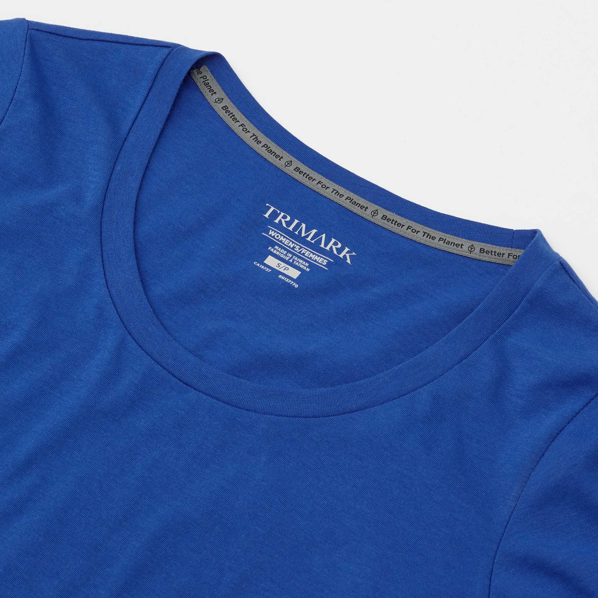 Somoto Eco Long Sleeve Tee in Recycled Poly Cotton for Women Transfer - New Royal - Detail Collar