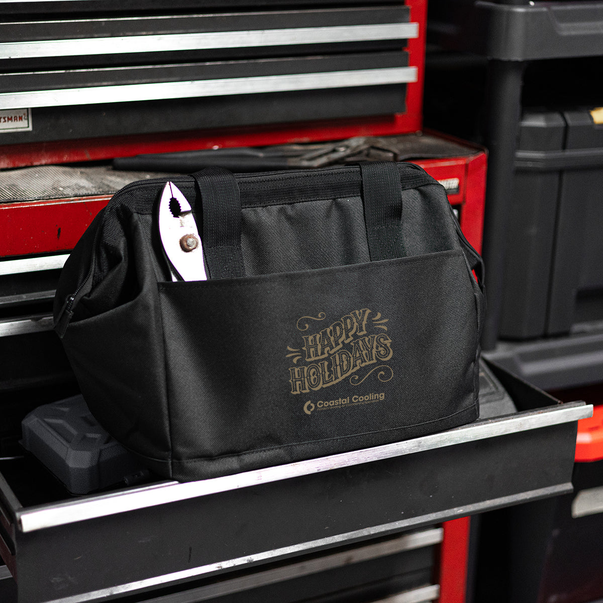 Trekker Tool Bag in Recycled PET - Black - Lifestyle_Silkscreen