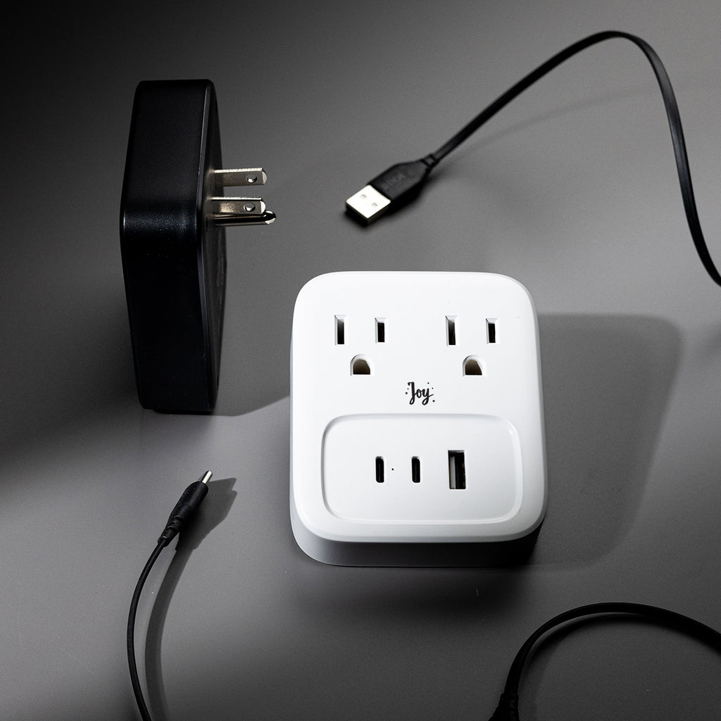 Wall Adapter with Type-C - White - Lifestyle_Padprint