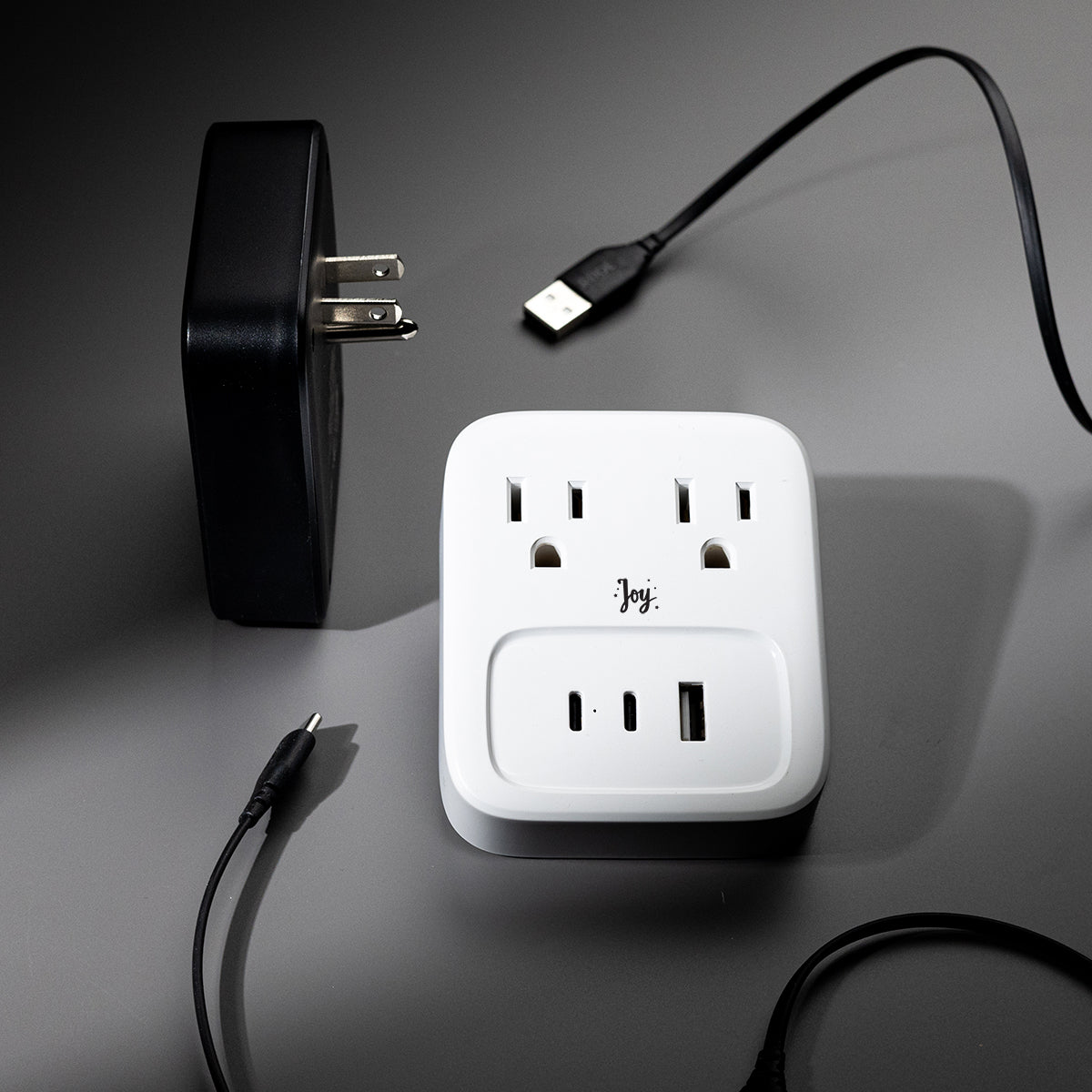 Wall Adapter with Type-C - White - Lifestyle_Padprint